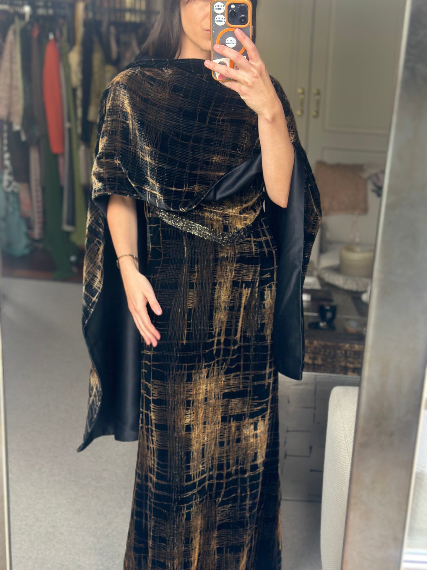 Vestido terciopelo y pedrería