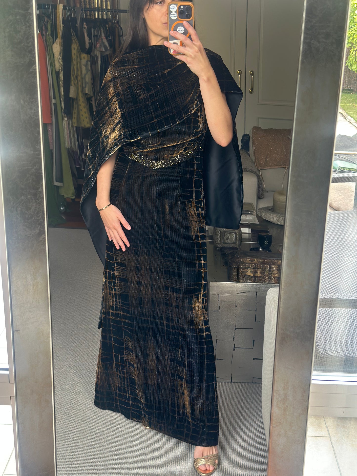 Vestido terciopelo y pedrería