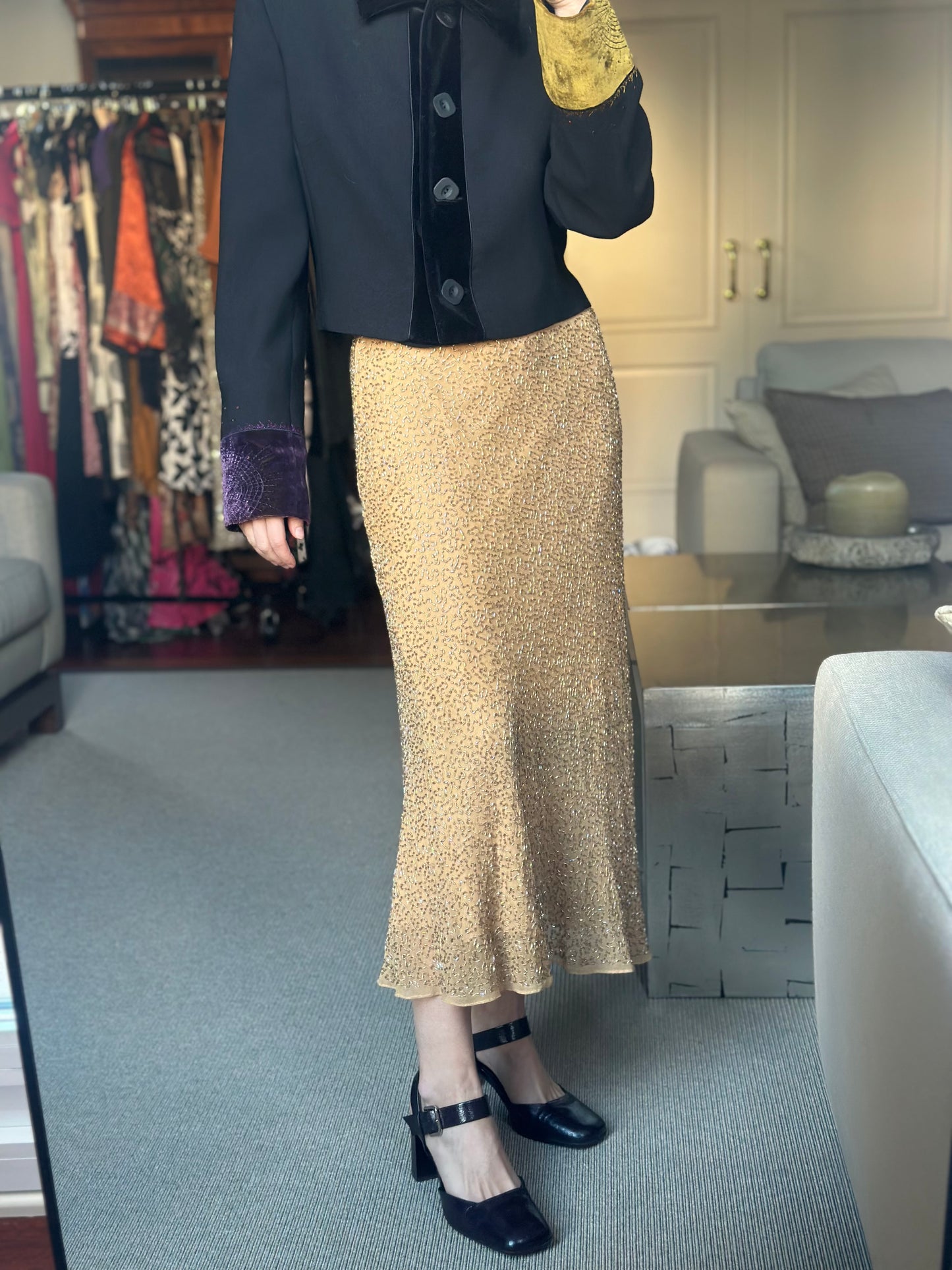 Falda dorada pedrería