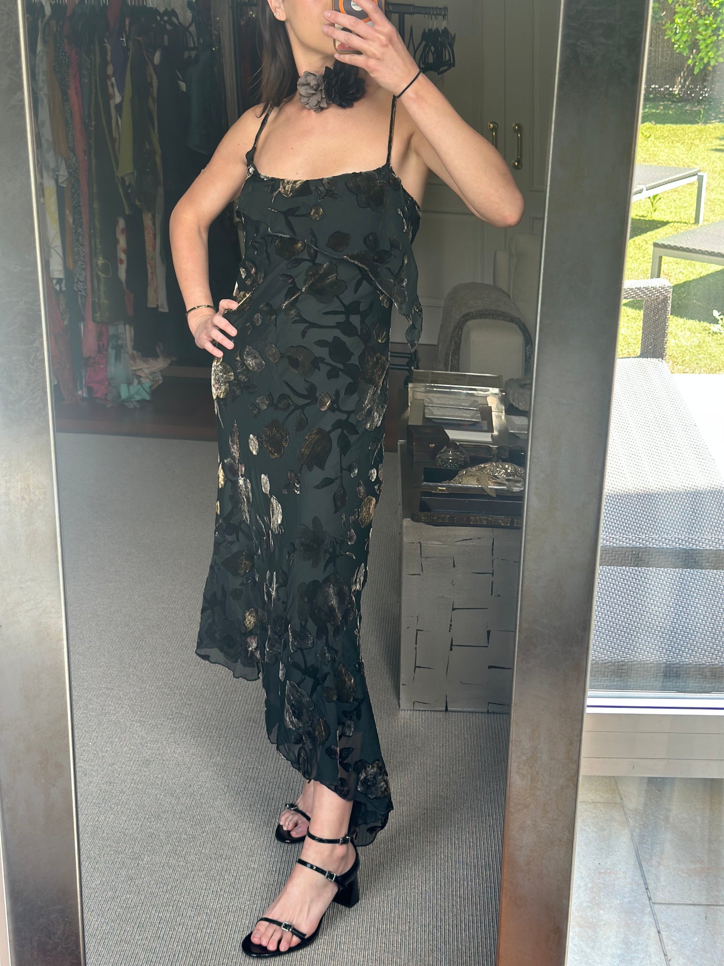 Vestido gasa y Velvet asimétrico
