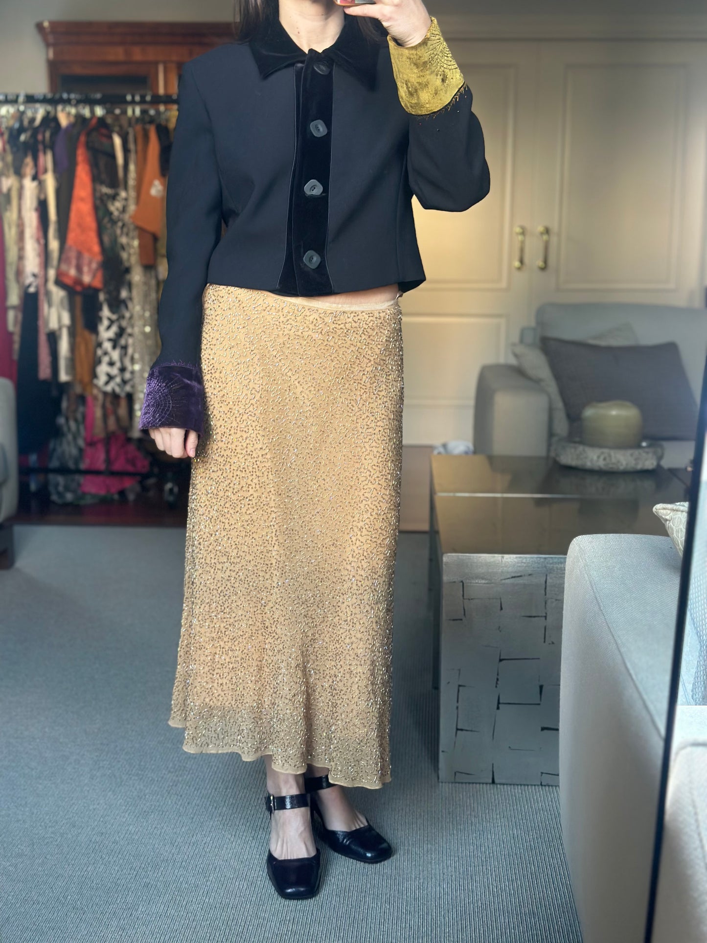 Falda dorada pedrería