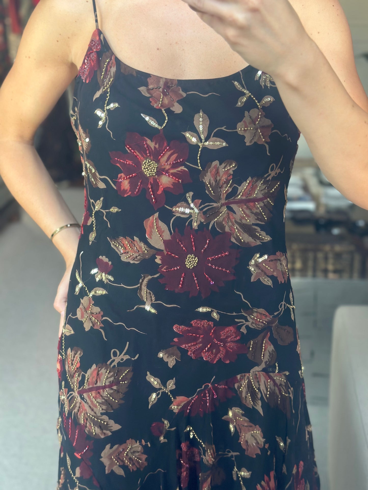 Vestido pedrería floral